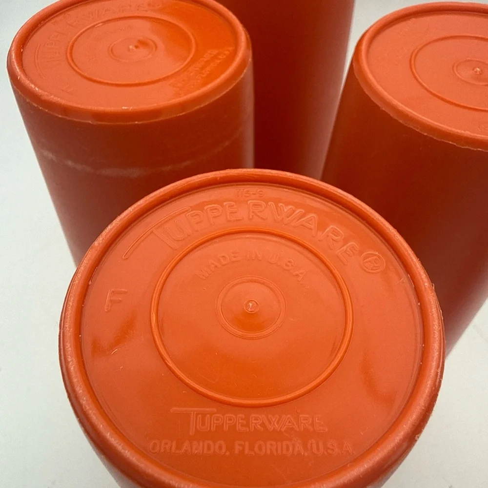 VTG Tupperware Harvest Orange Beverage Container And 5 stackable Tumblers Cups